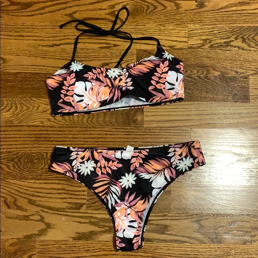 Bikini set!